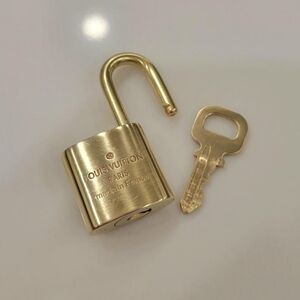 💯 Authentic Louis Vuitton Padlock and Key Gold Brass